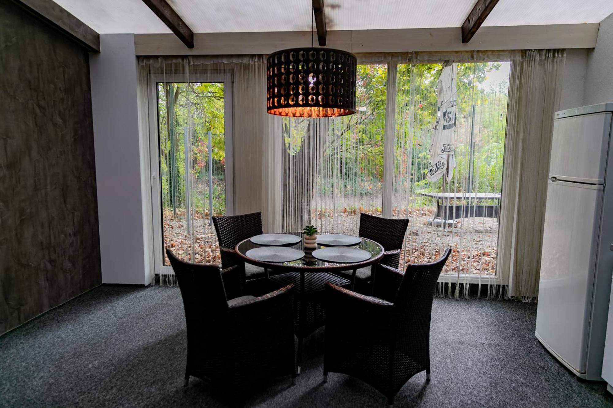 Motel1- A Megfizetheto Luxus! ดูเนาวิวาโรส ภายนอก รูปภาพ