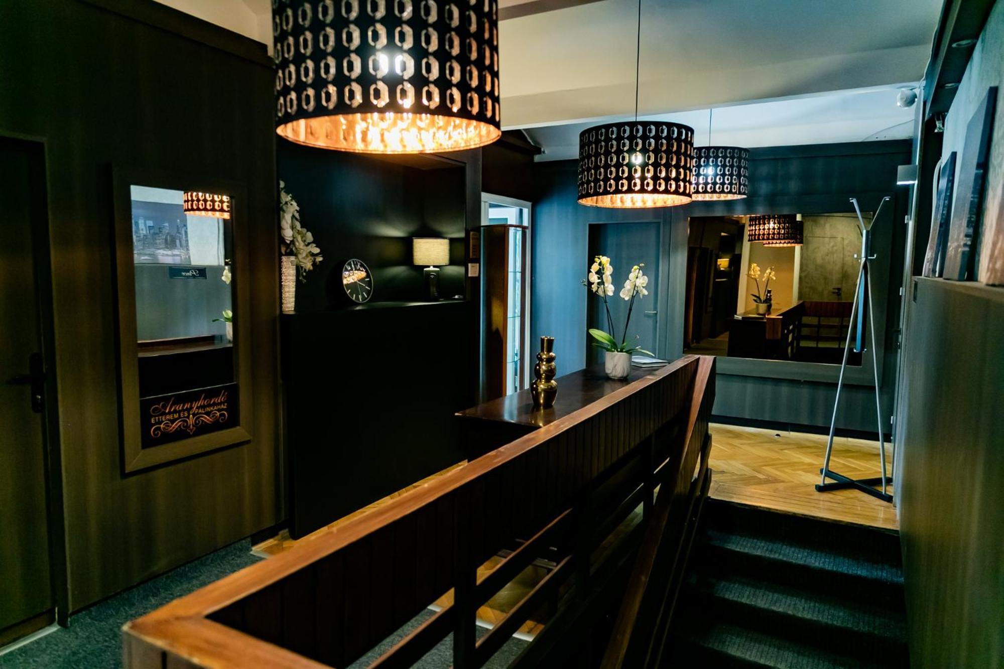 Motel1- A Megfizetheto Luxus! ดูเนาวิวาโรส ภายนอก รูปภาพ