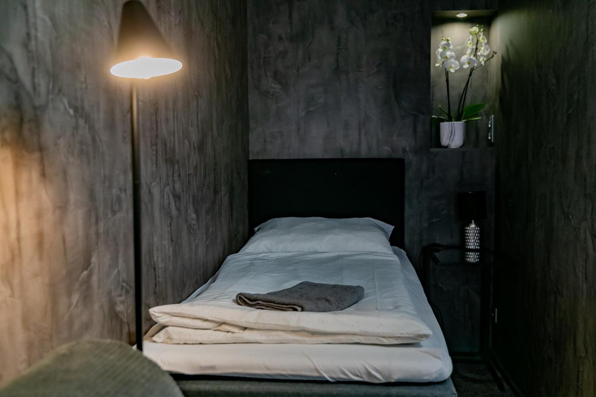 Motel1- A Megfizetheto Luxus! ดูเนาวิวาโรส ภายนอก รูปภาพ