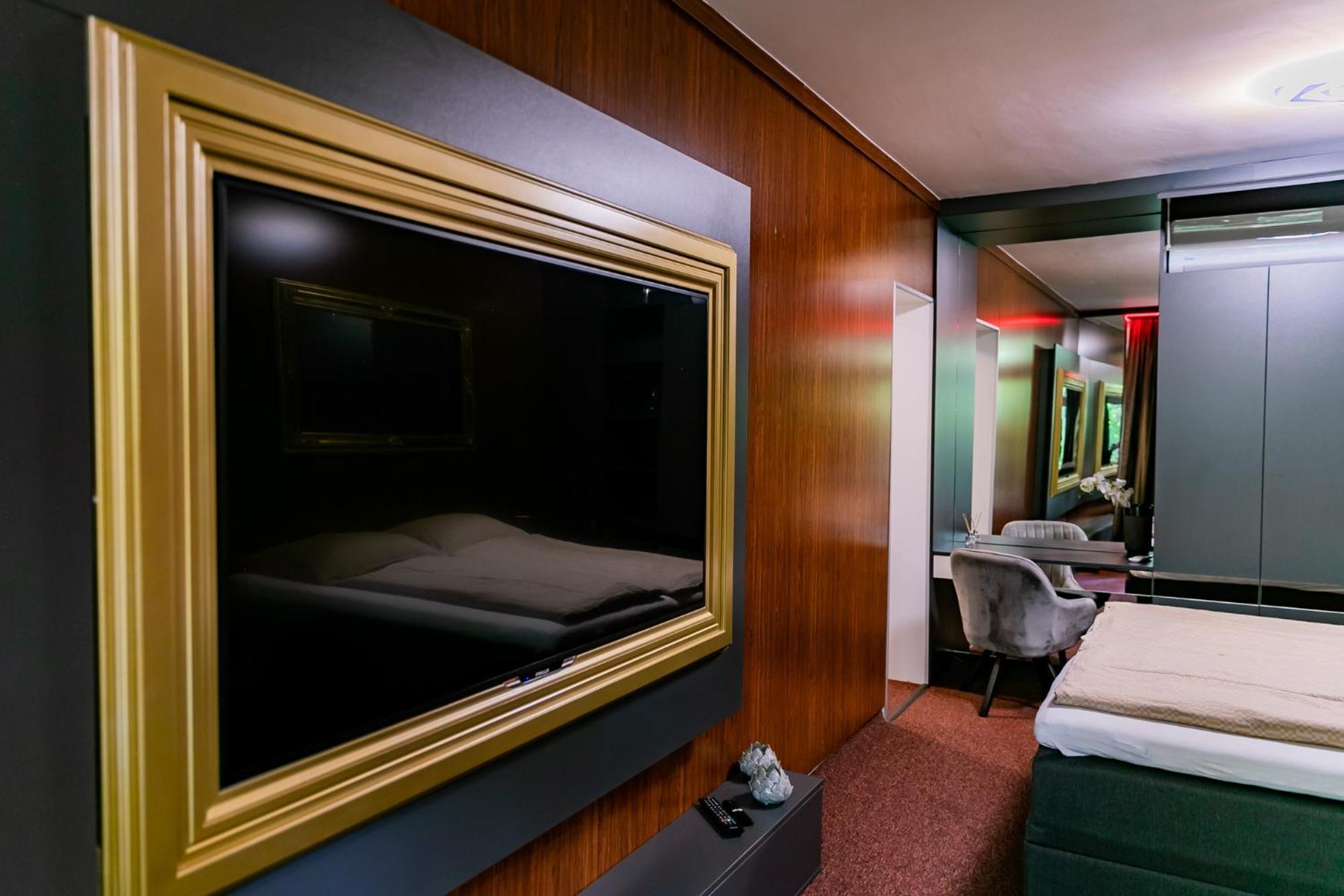 Motel1- A Megfizetheto Luxus! ดูเนาวิวาโรส ภายนอก รูปภาพ