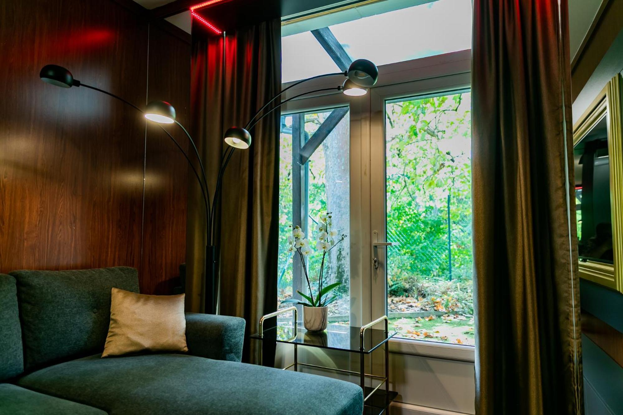Motel1- A Megfizetheto Luxus! ดูเนาวิวาโรส ภายนอก รูปภาพ