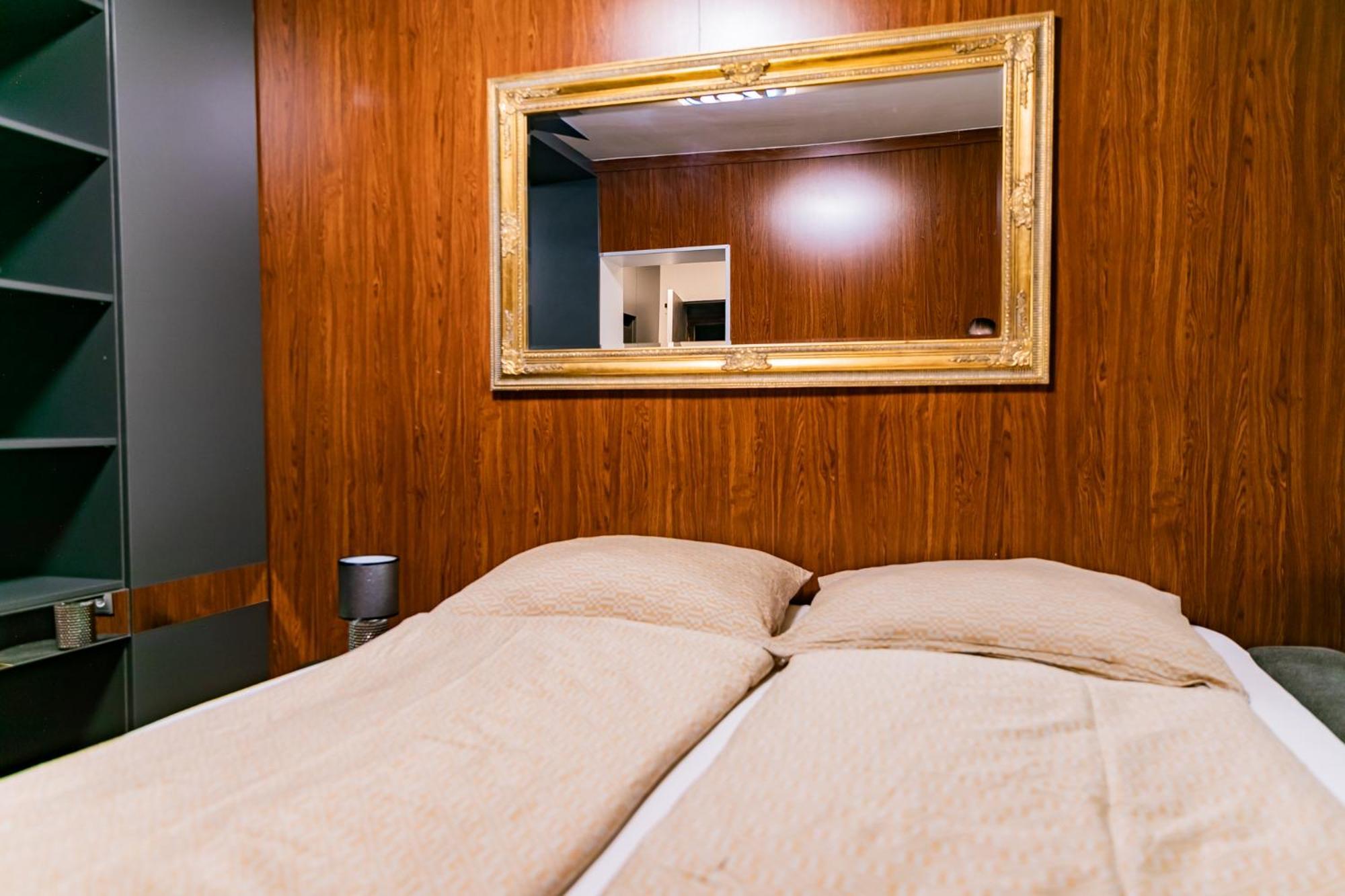 Motel1- A Megfizetheto Luxus! ดูเนาวิวาโรส ภายนอก รูปภาพ